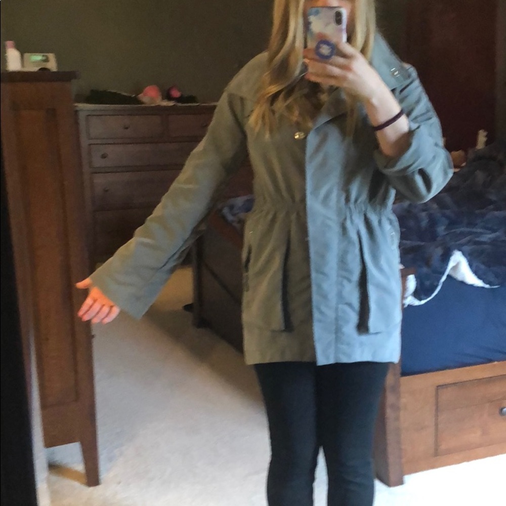 Grey adjustable rain jacket - Picture 2 of 6